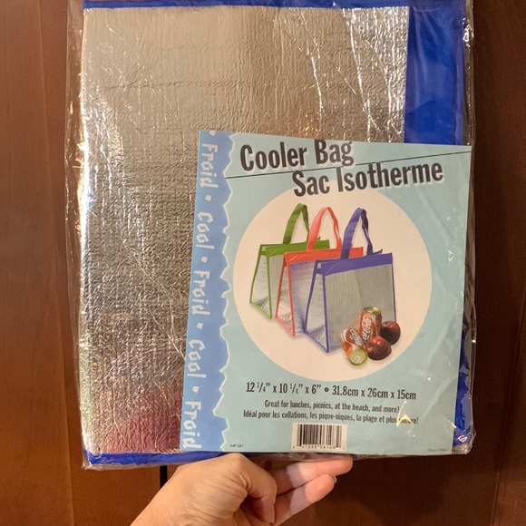 🔥4/$25🔥Cooler bag with handles - Picture 2 of 4